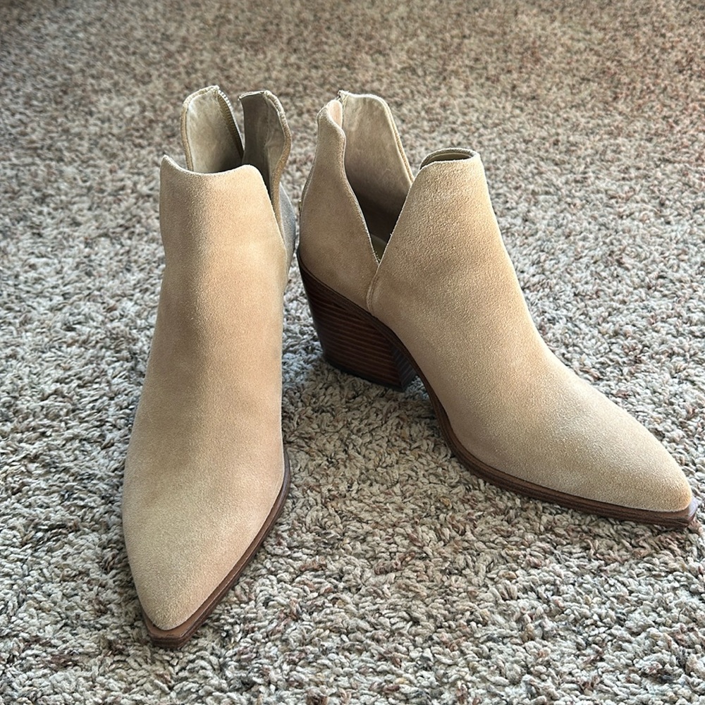 Vince Camuto Bibestie Ankle Bootie